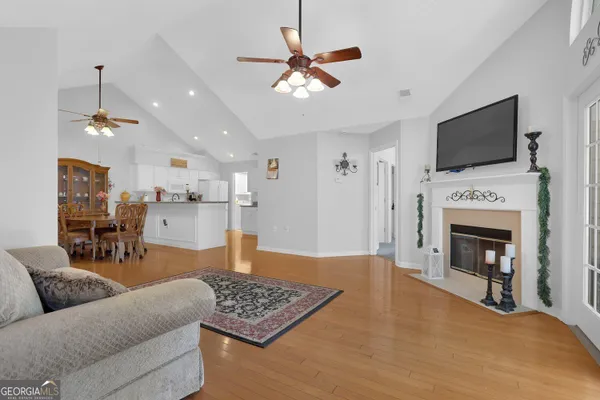6112 MENLOW CT