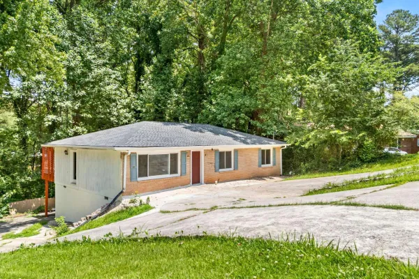 4049 GREEN OAK DR