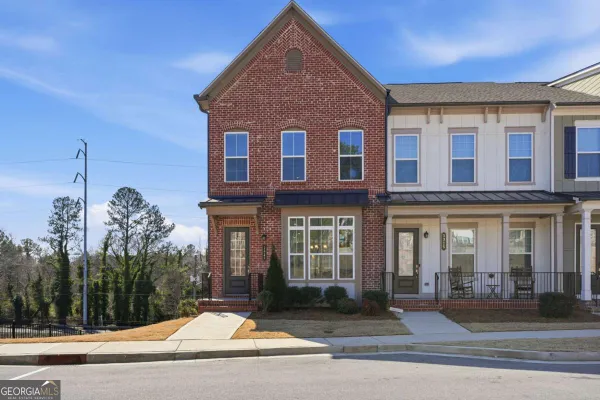 3317 PARK POINTE CIR