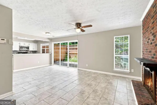 5557 CLOVER RISE LN
