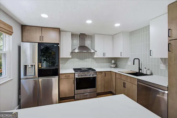 1285 MISSION HILLS CT