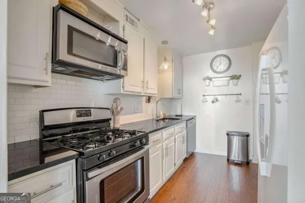 215 PIEDMONT AVE 1406
