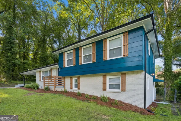 499 QUEEN ALIESE LN