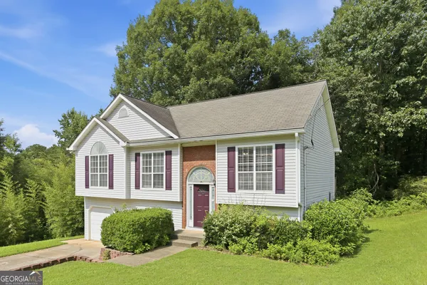 4876 HUNT CLUB DR