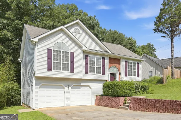 4876 HUNT CLUB DR