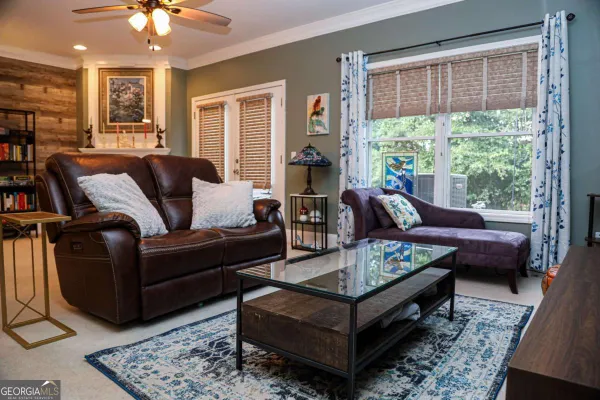 136 WISTERIA DR