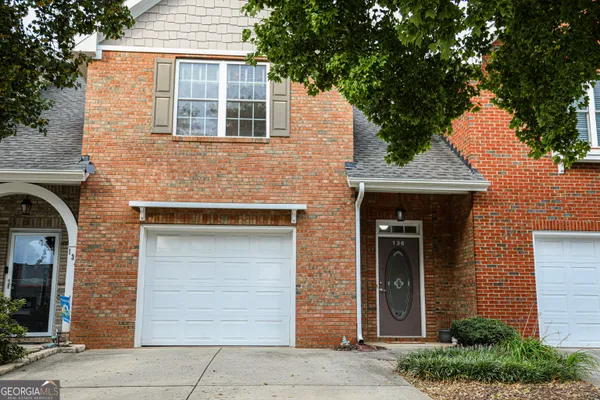 136 WISTERIA DR