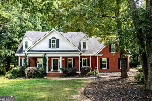 1011 LAKESIDE CT