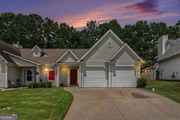 145 COURTYARD LN