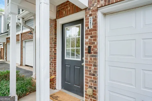 242 CARLYLE PARK DR