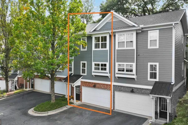 242 CARLYLE PARK DR