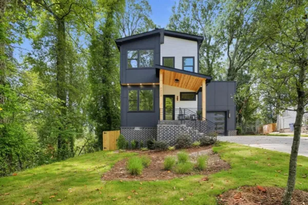 1302 BERNARD ST