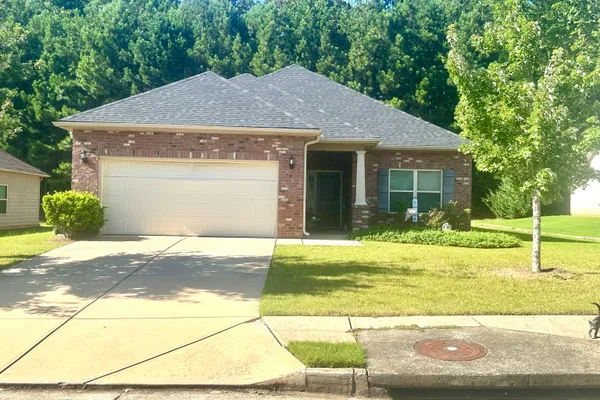 864 CRESCENT LN