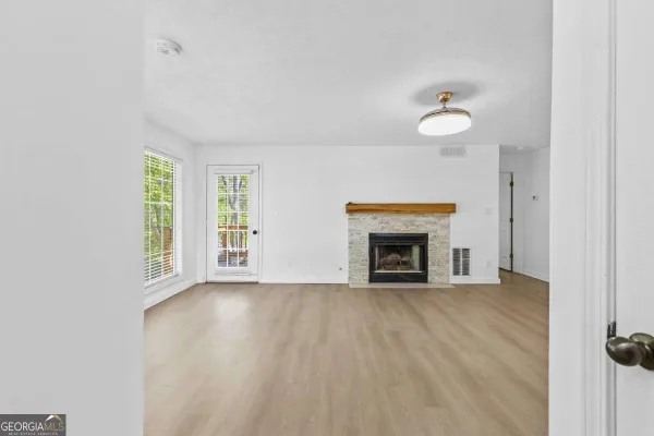 204 BERKELEY WOODS DR
