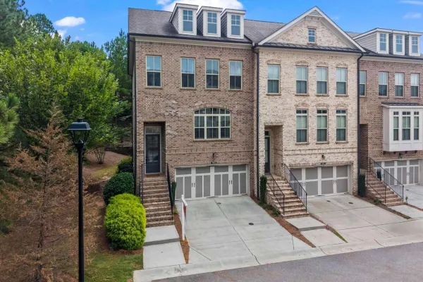 1402 WISTERIA WALL LN