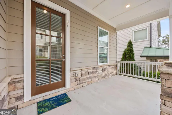 52 LATHHOUSE LN