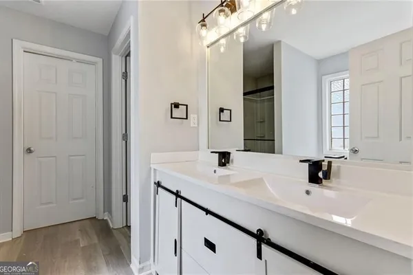 412 EGLINGTON TRL