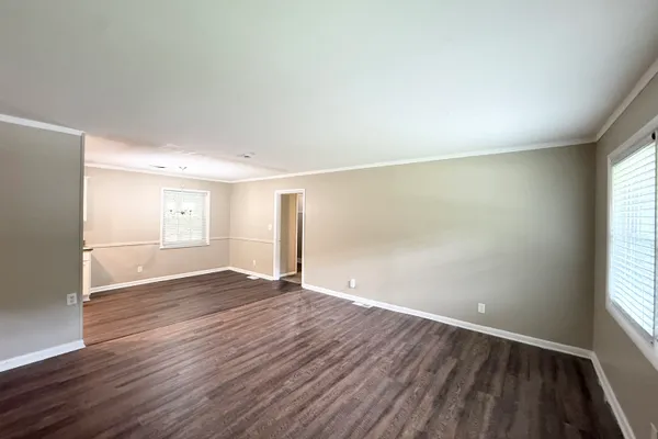 310 OAK DR