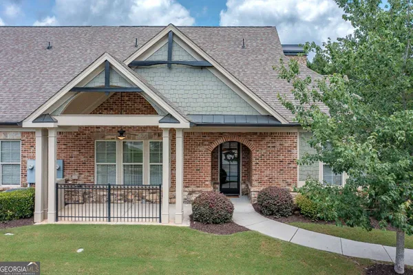 62 CEDARCREST VILLAGE CT