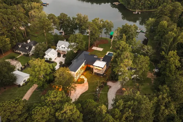 298 W RIVER BEND DR