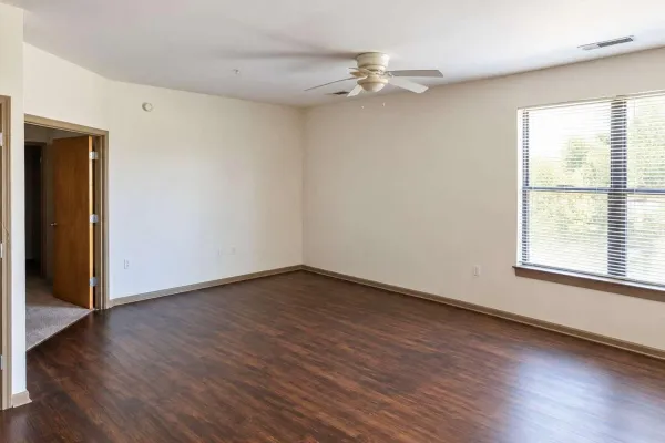 898 OAK ST 1215