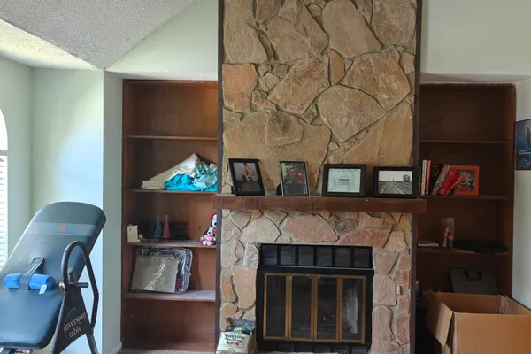 887 BRANDY OAKS LN