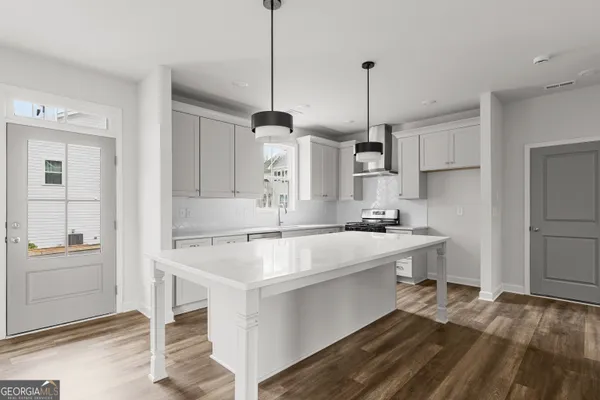 3810 COTTAGE CIR