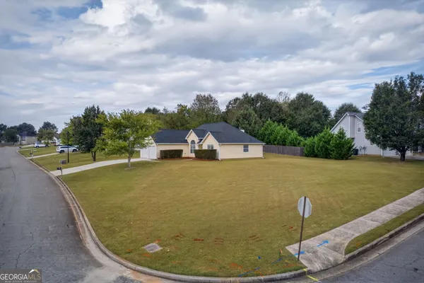 4135 GREEN FIELD DR