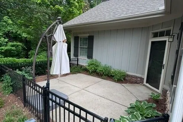 122 EDGEWOOD CT