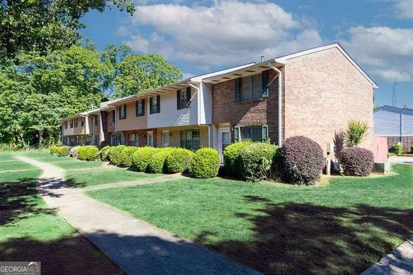 501 CARLTON RD 2E