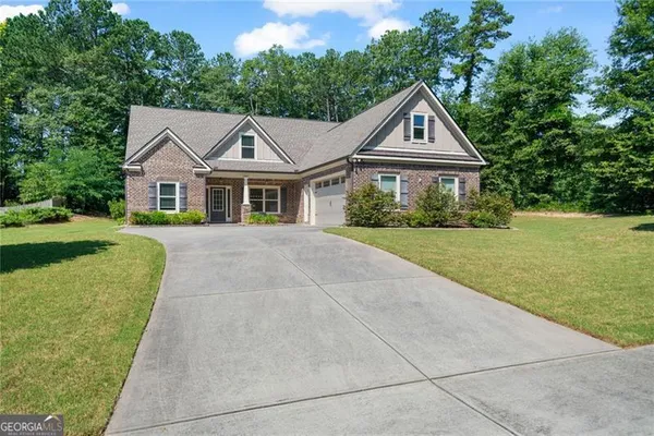 902 EDGEWATER DR