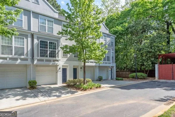 1198 VILLAGE CT