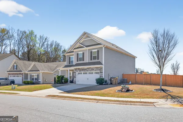 321 EAGLES BLUFF WAY