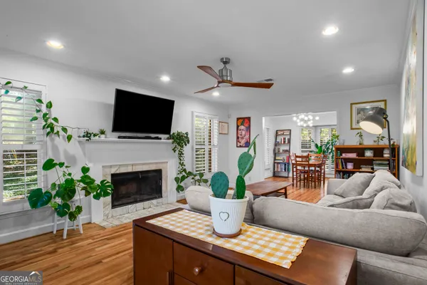101 DEFOORS MILL DR