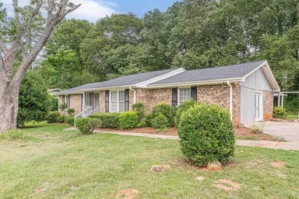2521 COUNTRY CLUB DR
