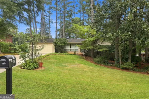 1550 DIAMOND HEAD CIR
