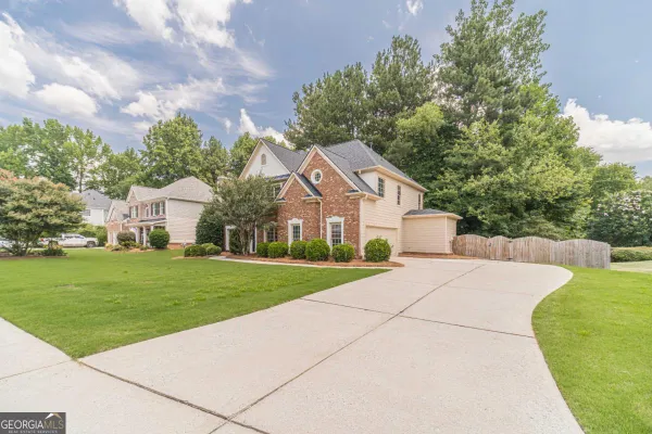 3635 ROLLING CREEK DR