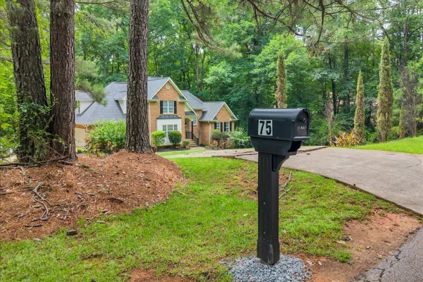 75 PARADISE CT