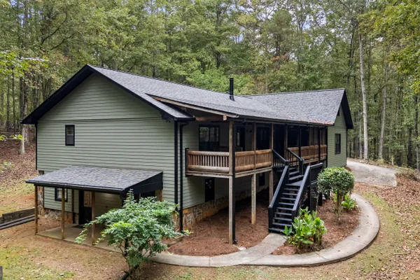 90 BRADLEY CT