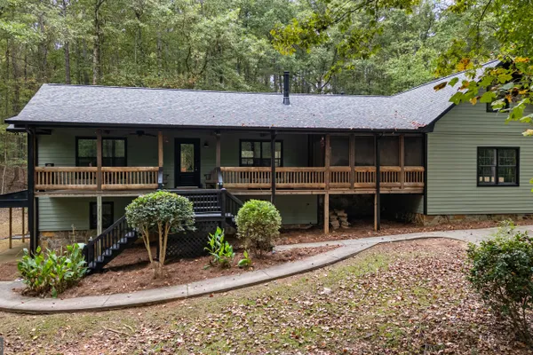 90 BRADLEY CT