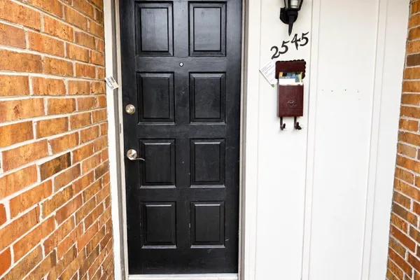 2545 BRADFORD SQ