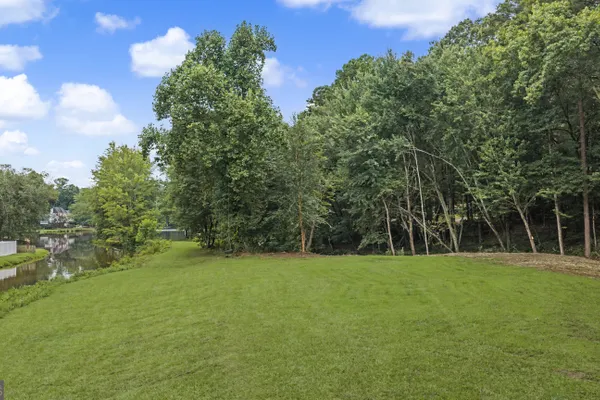 85 WOODSTREAM DR