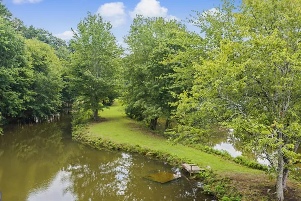 85 WOODSTREAM DR