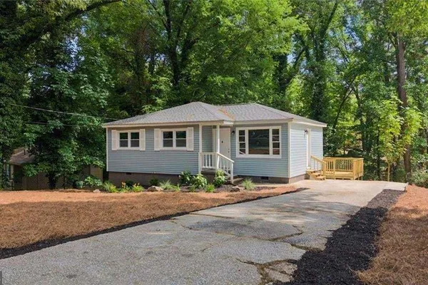 612 HICKORY TRL