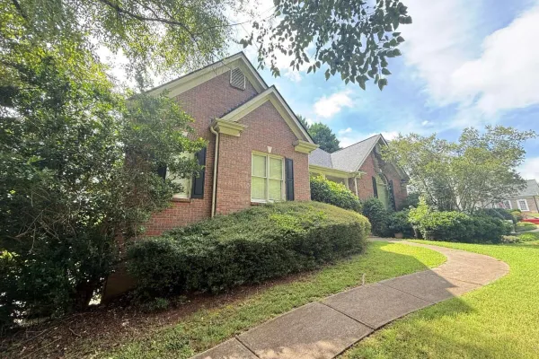 8521 PARKVIEW CT