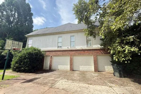 8521 PARKVIEW CT