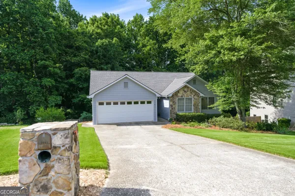 2083 JAMES RIVER CV