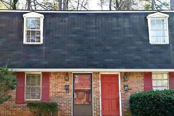3833 PARKLANE DR