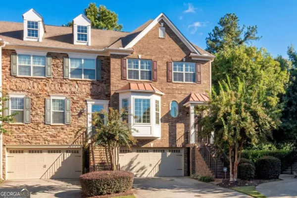 4002 MANCHESTER CIR