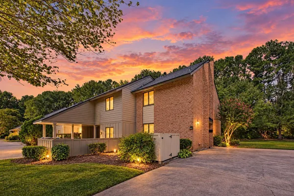 2483 CEDAR CANYON RD 2483